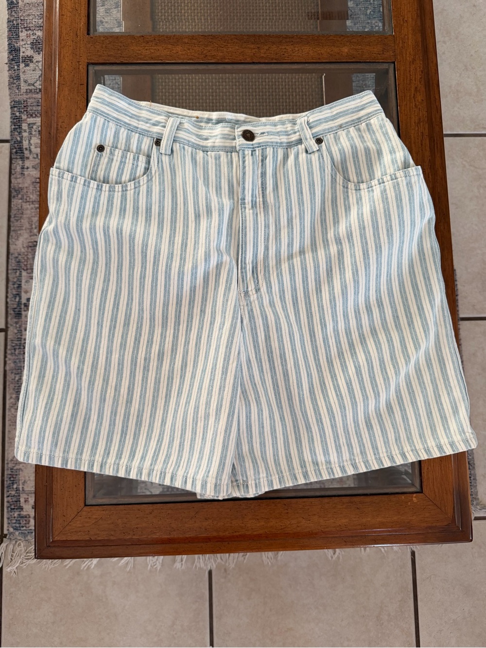 Lizwear Womens Size 14 Blue White Striped Denim Shorts Cotton High Rise Vintage